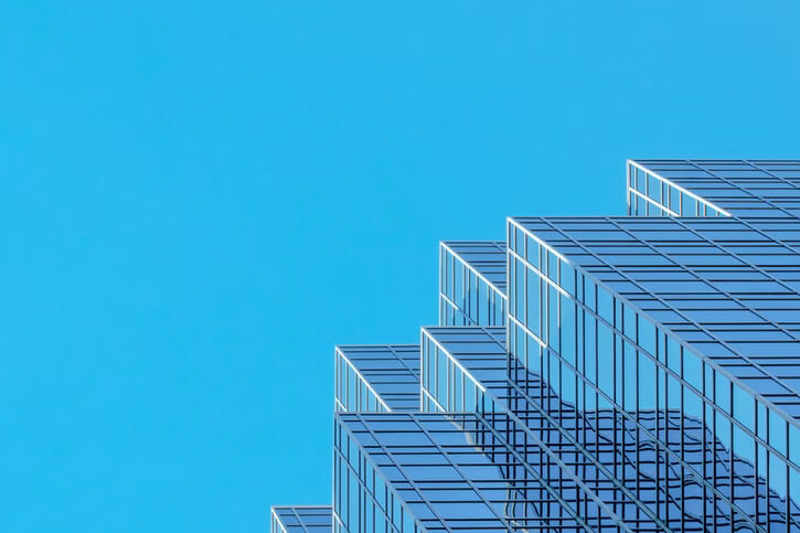 photo-1617761141732-d481912af1a9