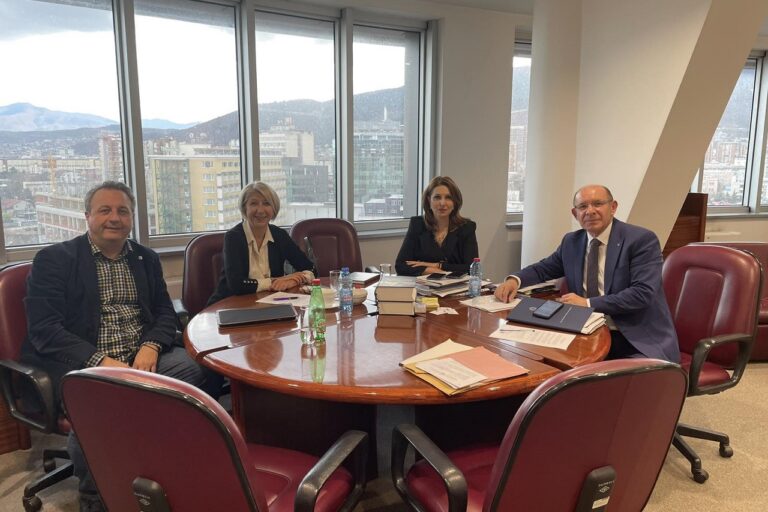 IMG-cea69248b628efa5f7a40f1990ffd1fc-V