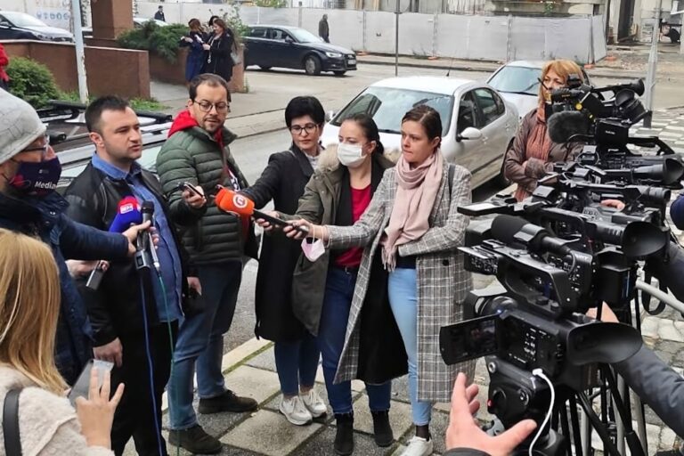 15-SGlPKDxev-transformed