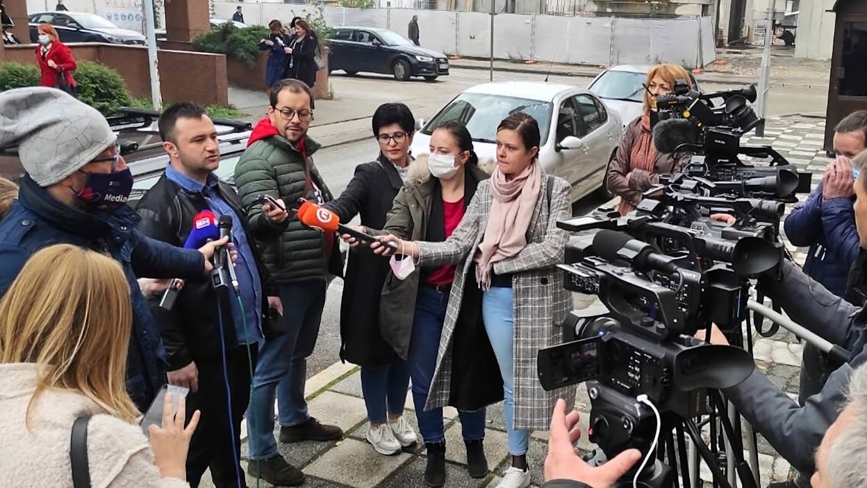 15-SGlPKDxev-transformed